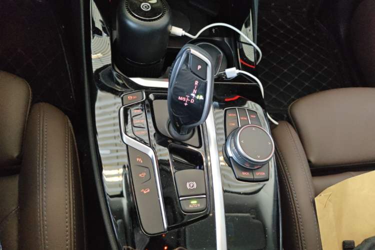 Used BMW X3 2021 xDrive30i Luxury Model with M Sport Package Gear Lever