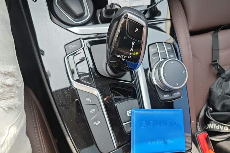 Used BMW X3 2021 xDrive30i Luxury Model with M Sport Package Gear Lever
