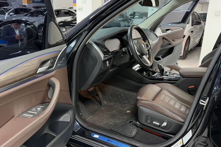 Used BMW X3 2021 Facelift xDrive28i M Sport Package Interior 1