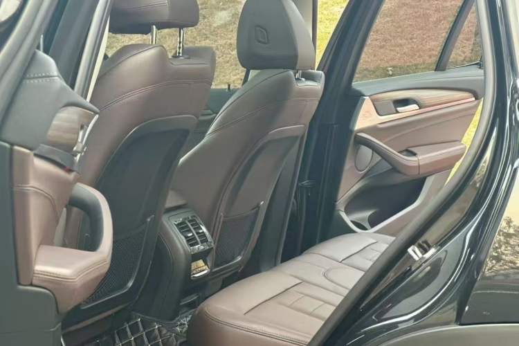 Used BMW X3 2021 Facelift xDrive28i Luxury Package Interior 4