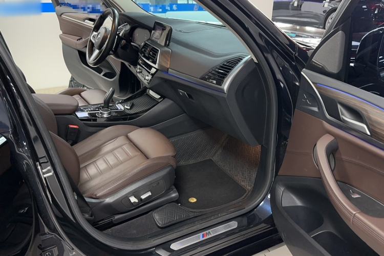 Used BMW X3 2021 Facelift xDrive28i M Sport Package Interior 4