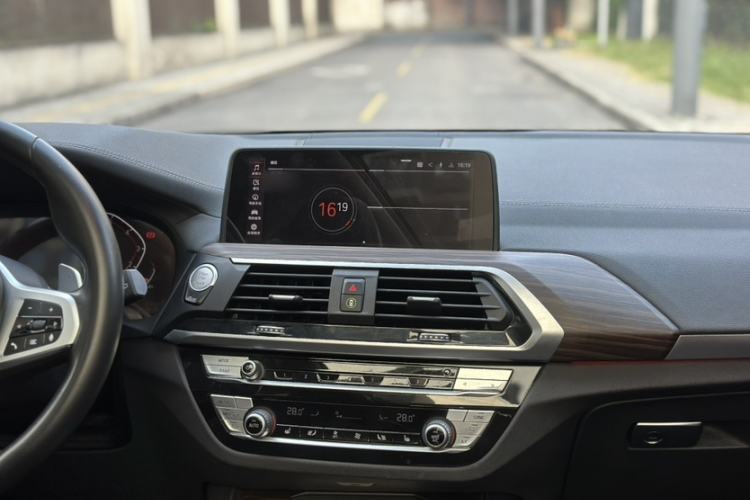 Used BMW X3 2021 Facelift xDrive28i M Sport Package Interior 5