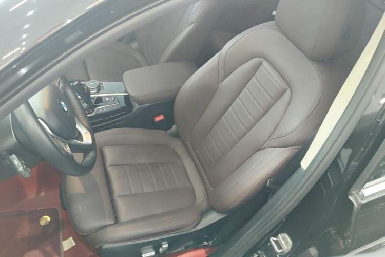 Used BMW X3 2021 Restyled xDrive25i M Sport Package Left Front Seat