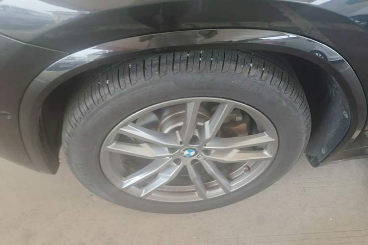 Used BMW X3 2021 xDrive28i M Sport Package Left Front Wheel Hub