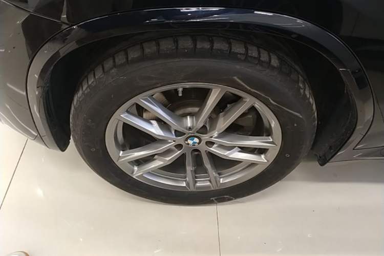Used BMW X3 2021 xDrive25i M Sport Package Left Front Wheel Hub