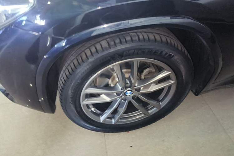 Used BMW X3 2021 xDrive25i M Sport Package Left Front Wheel Hub
