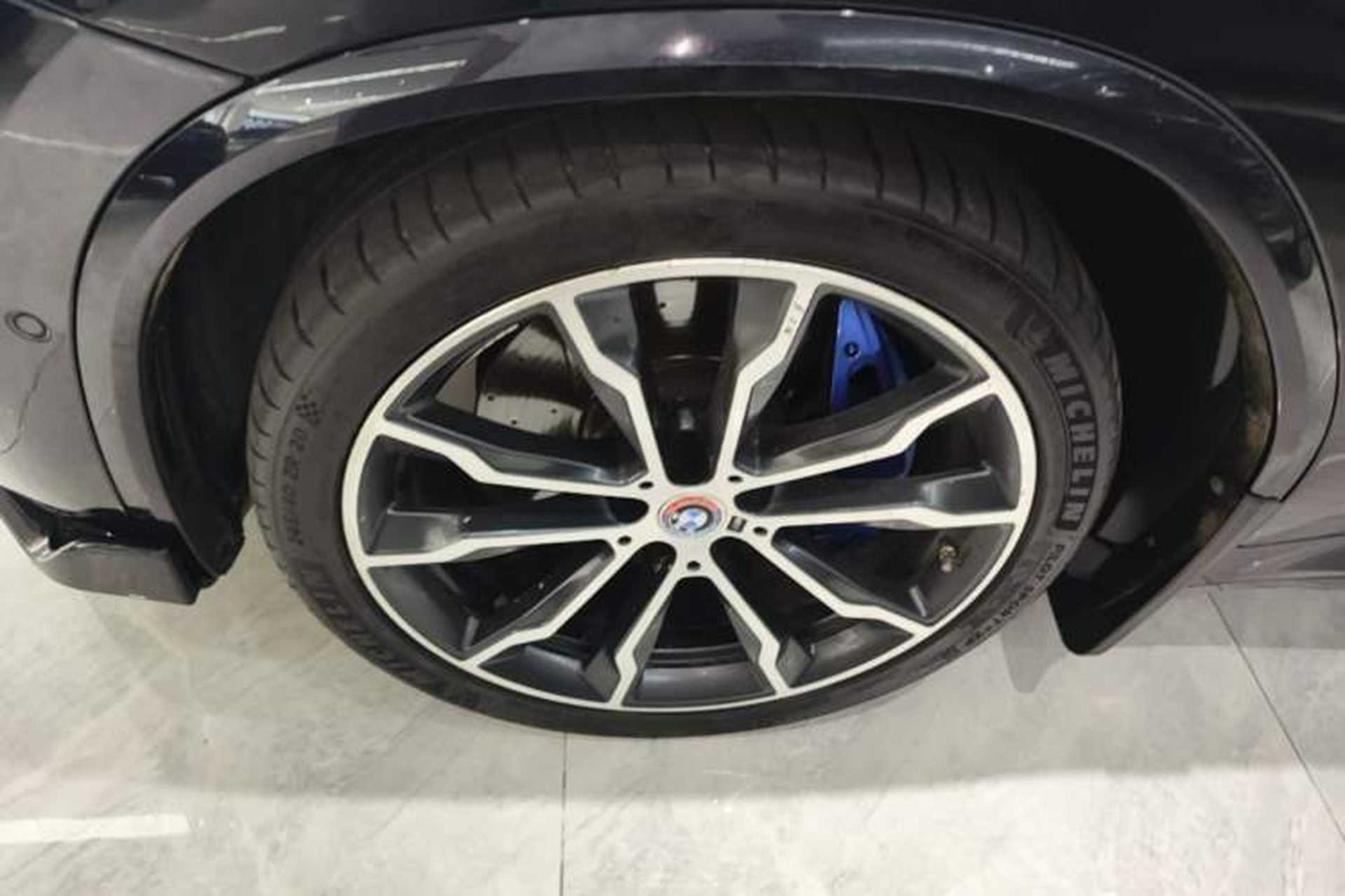 Used BMW X3 2021 xDrive30i Luxury Model with M Sport Package Left Front Wheel Hub