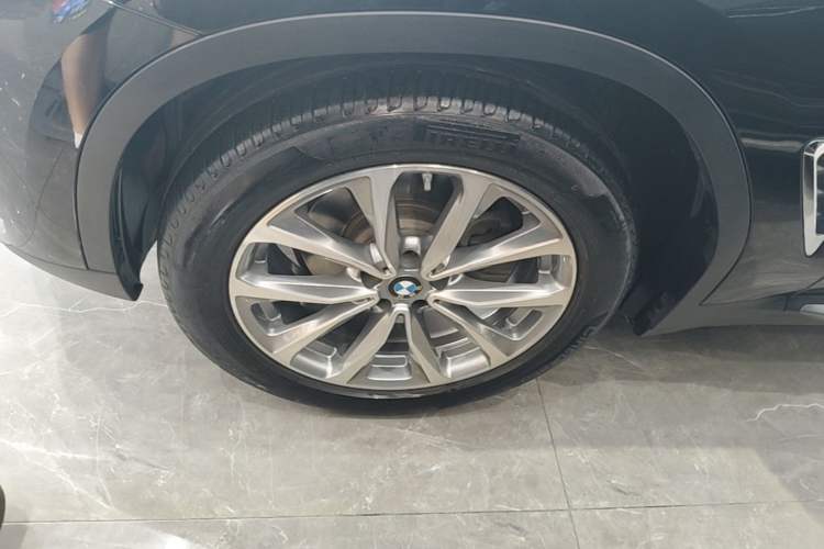 Used BMW X3 2021 Restyled xDrive25i M Sport Package Left Front Wheel Hub