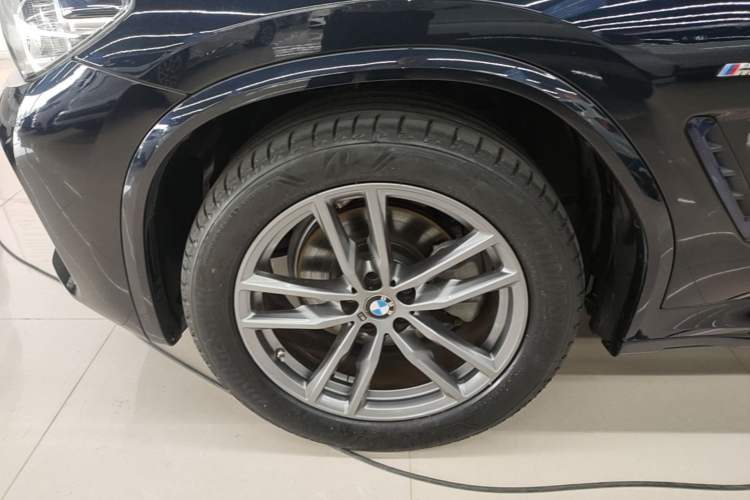 Used BMW X3 2021 xDrive25i M Sport Package Left Front Wheel Hub