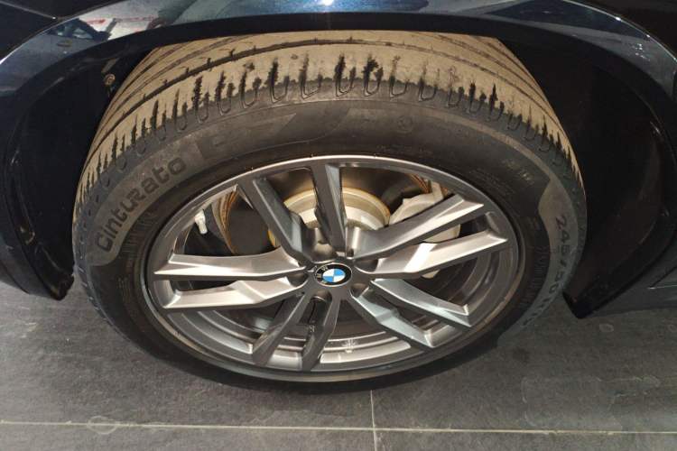 Used BMW X3 2021 xDrive25i M Sport Package Left Front Wheel Hub
