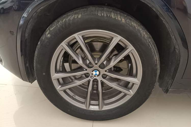 Used BMW X3 2021 xDrive25i M Sport Package Left Front Wheel Hub