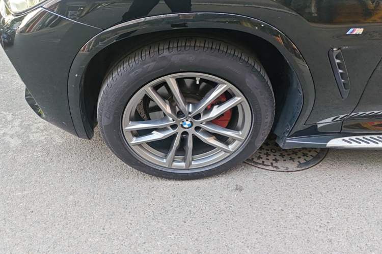Used BMW X3 2021 xDrive25i Luxury Package Left Front Wheel Hub