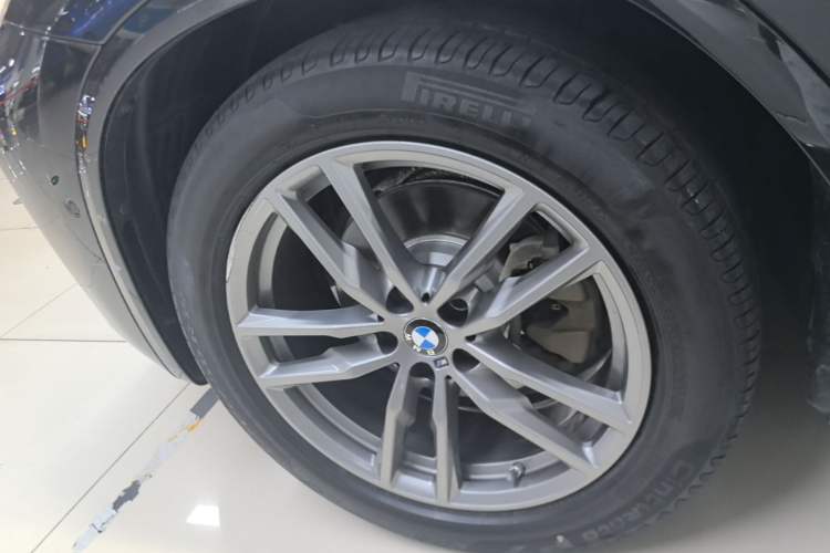 Used BMW X3 2021 xDrive28i M Sport Package Left Front Wheel Hub