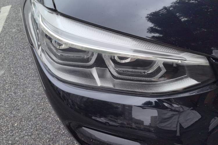 Used BMW X3 2021 xDrive30i Luxury Model with M Sport Package Right Front Headlight