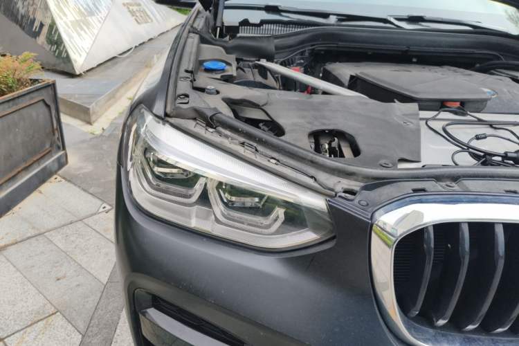 Used BMW X3 2021 xDrive30i Luxury Model with M Sport Package Right Front Headlight