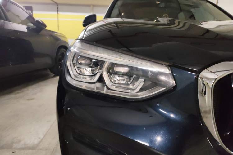 Used BMW X3 2021 xDrive30i Luxury Model with M Sport Package Right Front Headlight