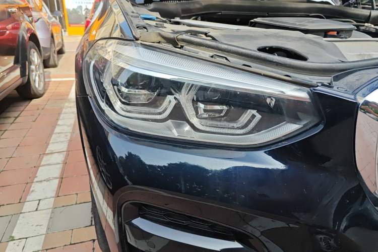 Used BMW X3 2021 xDrive30i Luxury Model with M Sport Package Right Front Headlight