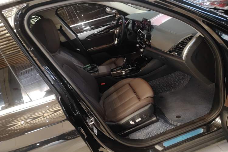 Used BMW X3 2021 xDrive25i Luxury Package Right Front Seat