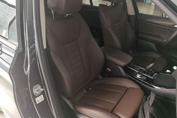 Used BMW X3 2021 xDrive28i Luxury Package Right Front Seat