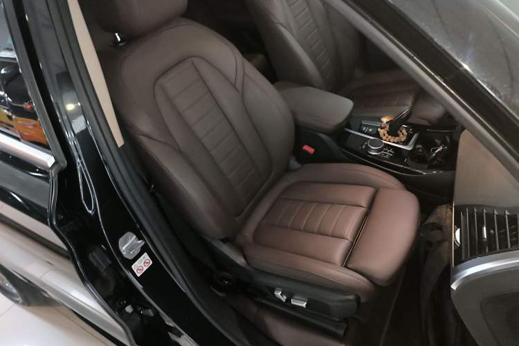 Used BMW X3 2021 xDrive25i M Sport Package Right Front Seat