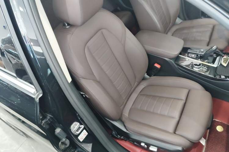 Used BMW X3 2021 Restyled xDrive25i M Sport Package Right Front Seat