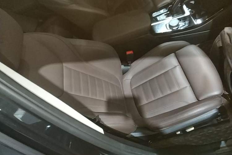 Used BMW X3 2021 xDrive30i Luxury Model with M Sport Package Right Front Seat