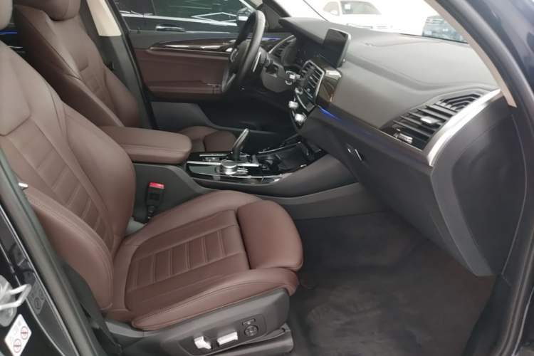 Used BMW X3 2021 xDrive30i Luxury Model with M Sport Package Right Front Seat