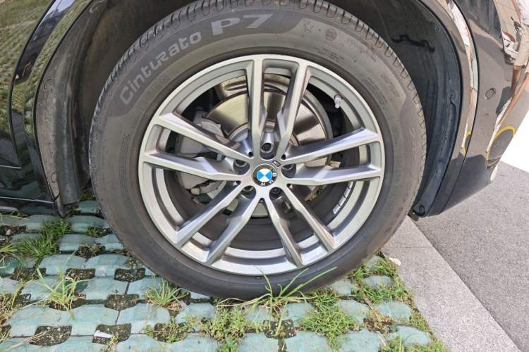 Used BMW X3 2021 xDrive28i M Sport Package Right Front Wheel Hub