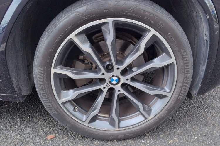 Used BMW X3 2021 xDrive30i Luxury Model with M Sport Package Right Front Wheel Hub
