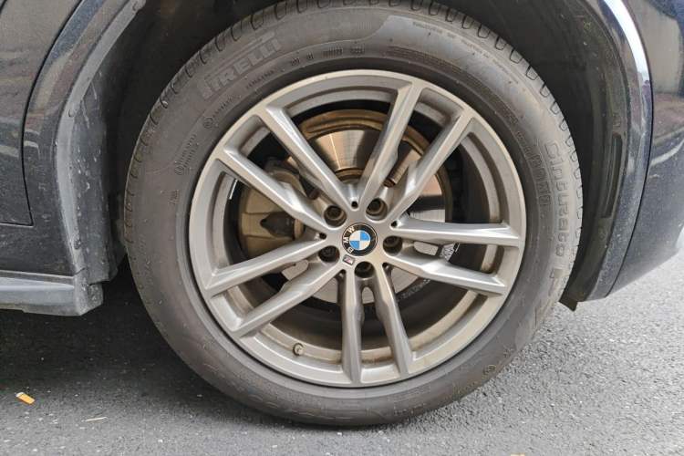Used BMW X3 2021 xDrive25i M Sport Package Right Front Wheel Hub