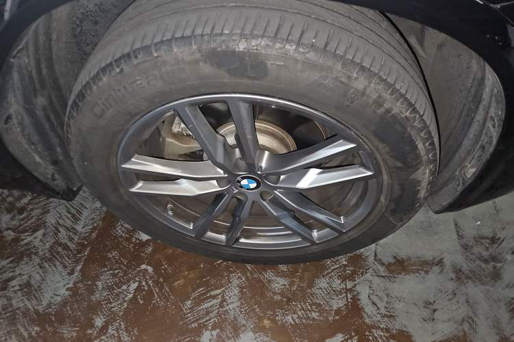 Used BMW X3 2021 xDrive28i M Sport Package Right Front Wheel Hub