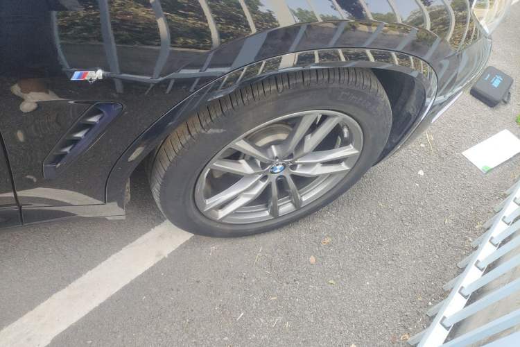 Used BMW X3 2021 xDrive28i M Sport Package Right Front Wheel Hub