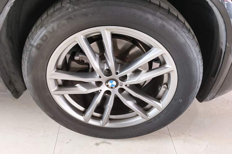 Used BMW X3 2021 xDrive25i M Sport Package Right Front Wheel Hub