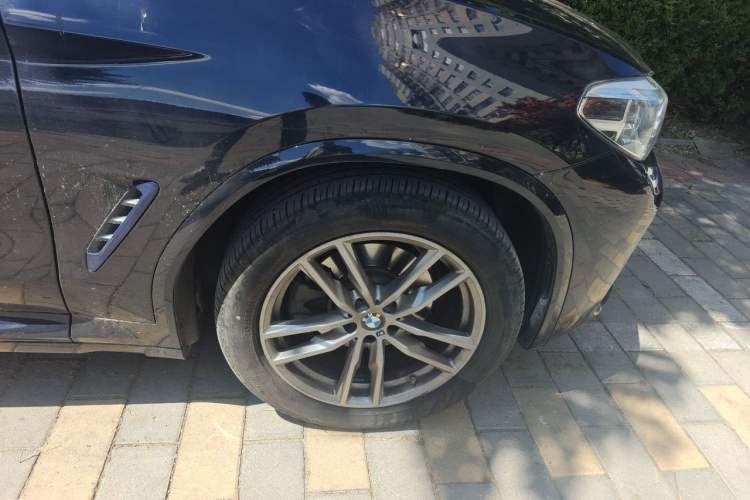 Used BMW X3 2021 xDrive28i Luxury Package Right Front Wheel Hub