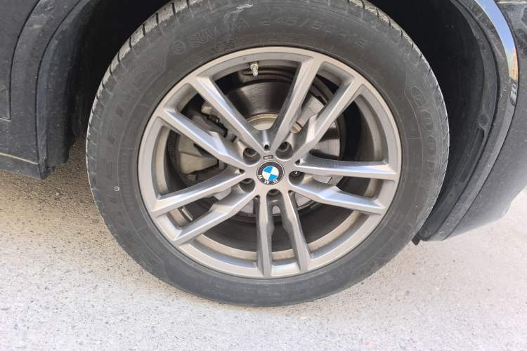 Used BMW X3 2021 xDrive25i M Sport Package Right Front Wheel Hub