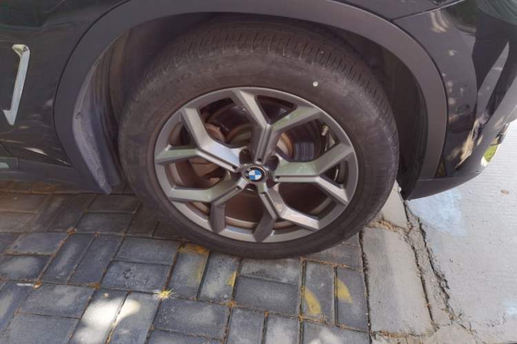 Used BMW X3 2021 xDrive28i Luxury Package Right Front Wheel Hub