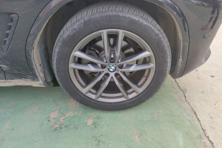 Used BMW X3 2021 xDrive25i M Sport Package Right Front Wheel Hub