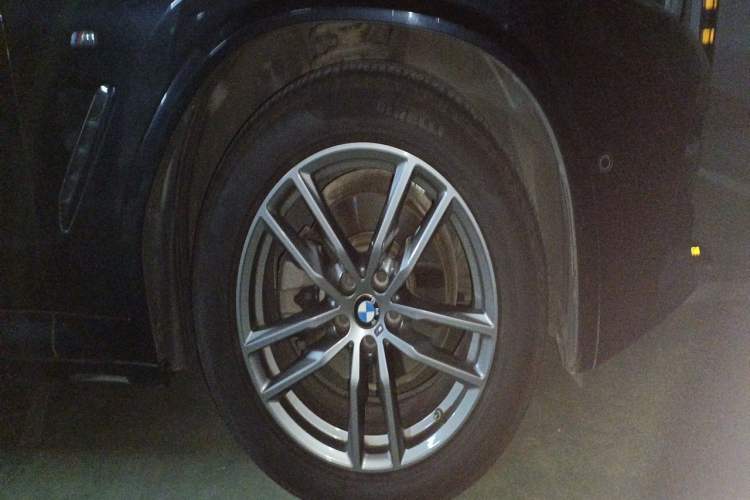 Used BMW X3 2021 xDrive28i M Sport Package Right Front Wheel Hub