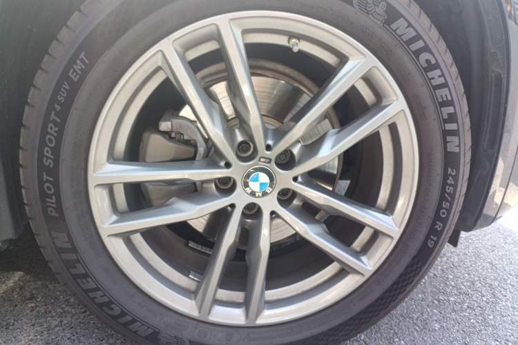Used BMW X3 2021 xDrive28i M Sport Package Right Front Wheel Hub