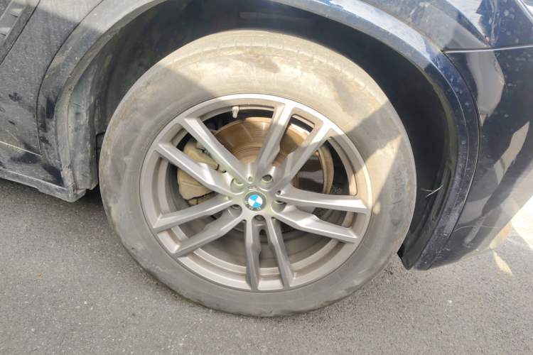 Used BMW X3 2021 xDrive28i Luxury Package Right Front Wheel Hub