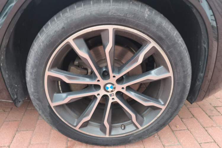 Used BMW X3 2021 xDrive30i Luxury Model with M Sport Package Right Front Wheel Hub