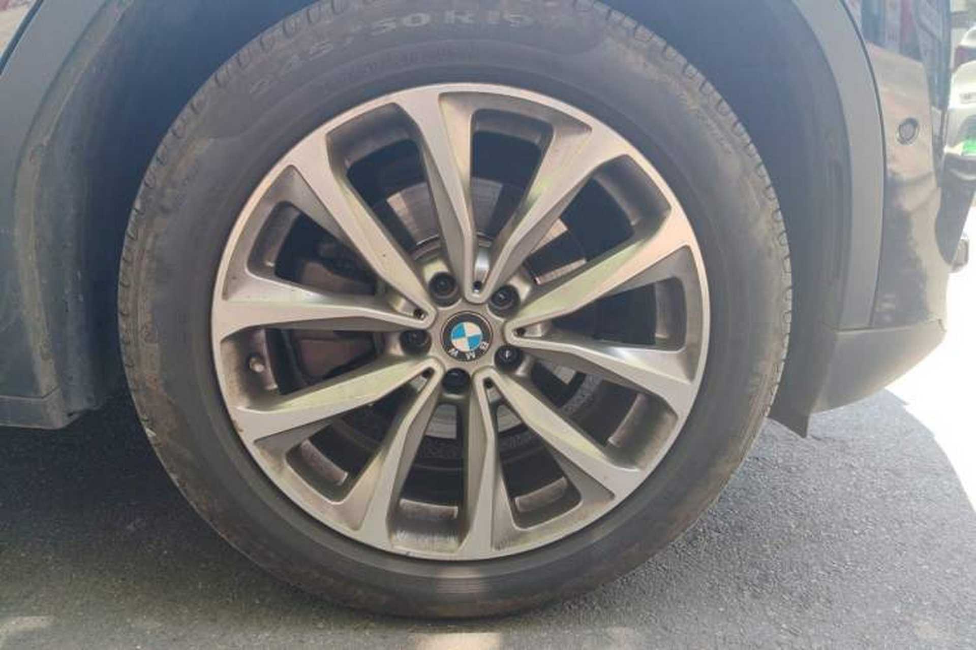 Used BMW X3 2021 xDrive25i Luxury Package Right Front Wheel Hub