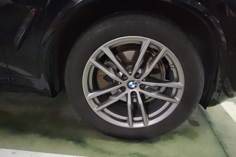Used BMW X3 2021 xDrive28i M Sport Package Right Front Wheel Hub