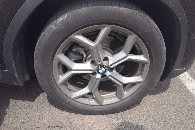 Used BMW X3 2021 xDrive28i Luxury Package Right Front Wheel Hub