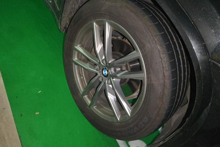 Used BMW X3 2021 xDrive25i M Sport Package Right Front Wheel Hub