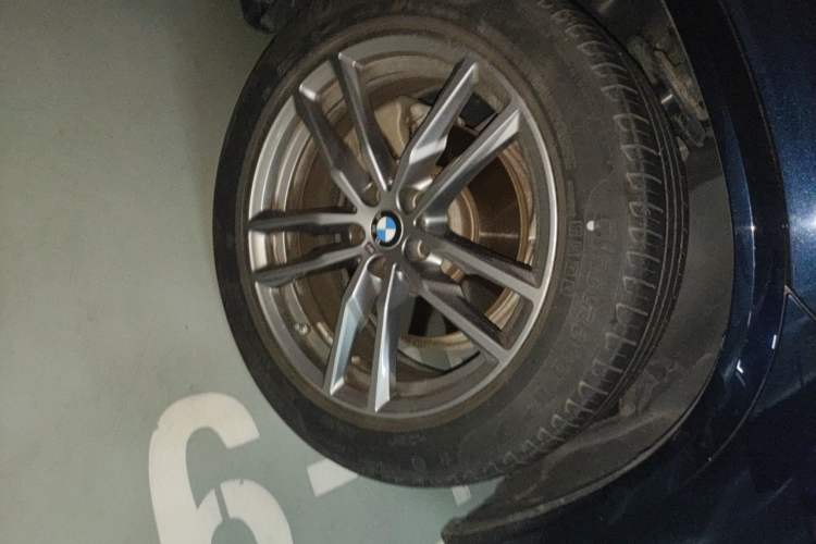 Used BMW X3 2021 xDrive25i M Sport Package Right Front Wheel Hub