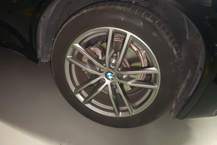 Used BMW X3 2021 xDrive28i M Sport Package Right Front Wheel Hub