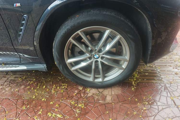 Used BMW X3 2021 xDrive25i M Sport Package Right Front Wheel Hub