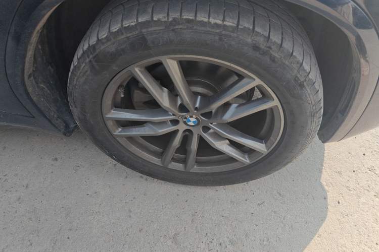 Used BMW X3 2021 xDrive25i M Sport Package Right Front Wheel Hub