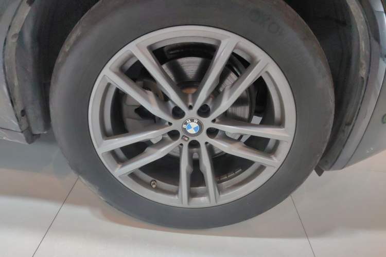 Used BMW X3 2021 Restyled xDrive25i M Sport Package Right Front Wheel Hub